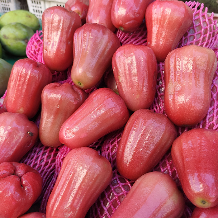 Mận đỏ